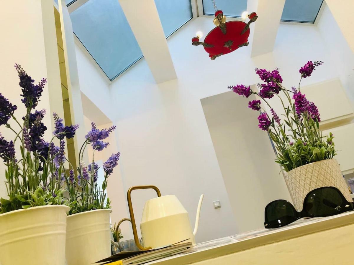 Golden Pearl - Jacuzzi Top Center Luxury Apartament *